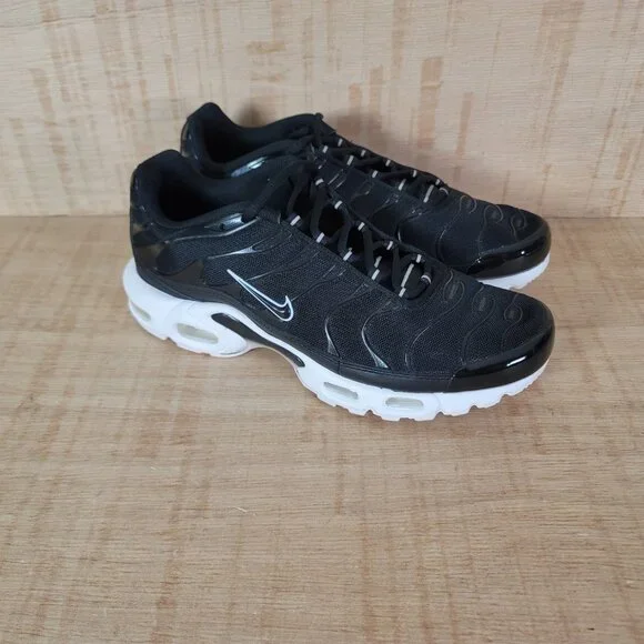 WMNS NIKE Air Max Plus Black Black White - Picture 5 of 10
